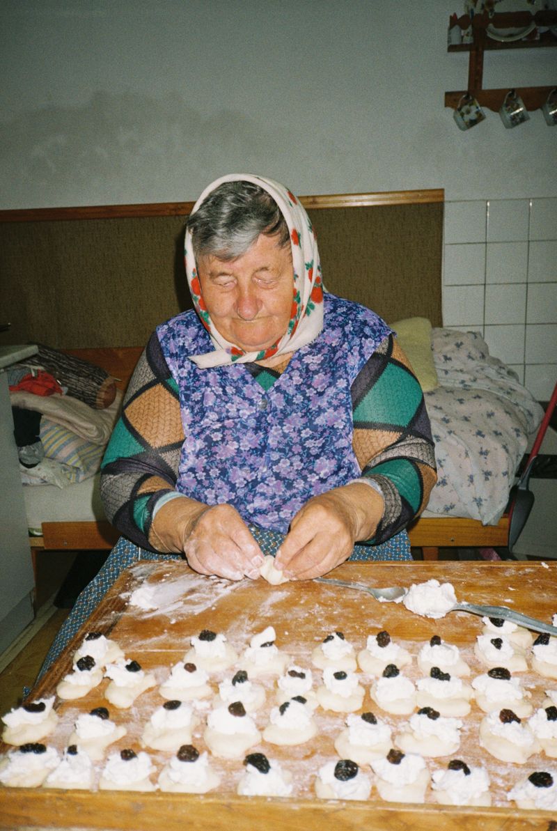 © Camilla Pavlikova - Starenka, making traditional cakes the day before we leave
