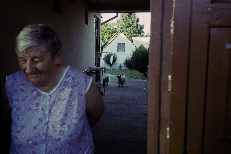 © Camilla Pavlikova - Starenka (grandma), saying goodbye