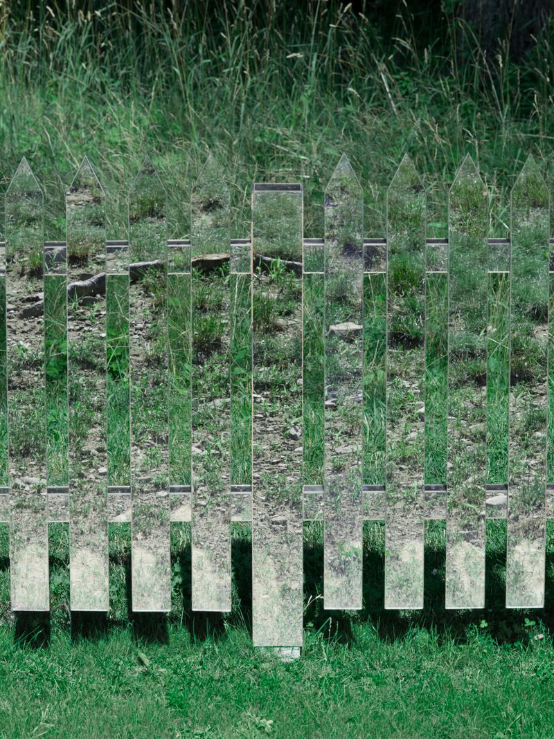 © Orejarena & Stein - Invisible Fence. 2023.Print: FAPPaper: Hahnemühle Fine Art Pearl on AludibondSize: 140 x 105 cmFramed