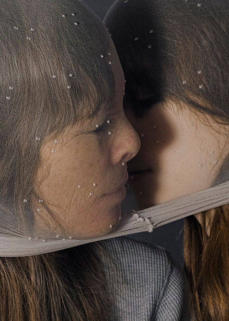 © Elizabeth Hibbard - Daisy and Violet