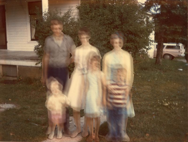 © Elizabeth Blom - Sunday morning before church