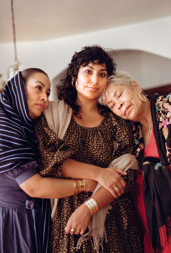 © Macayli Hausmann - Mariajose With Her Mamá and Bubby in Mariajose’s Home, 2024.
