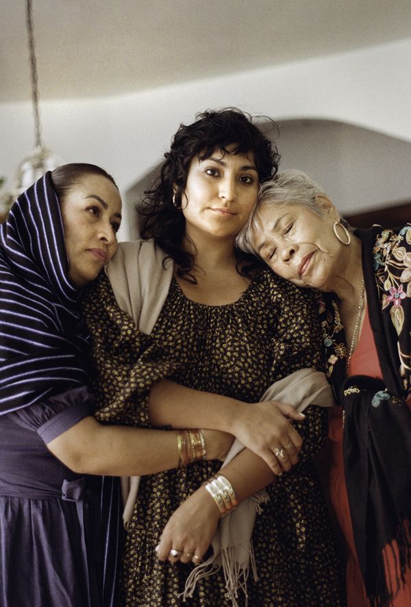 © Macayli Hausmann - Mariajose With Her Mamá and Bubby in Mariajose’s Home, 2024.