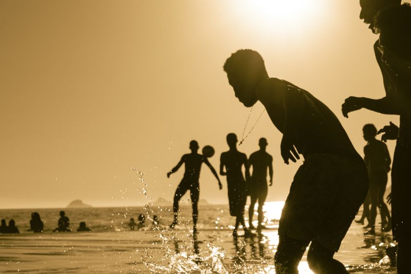 Photobook Review: 10 Years by Sandra Cattaneo Adorno