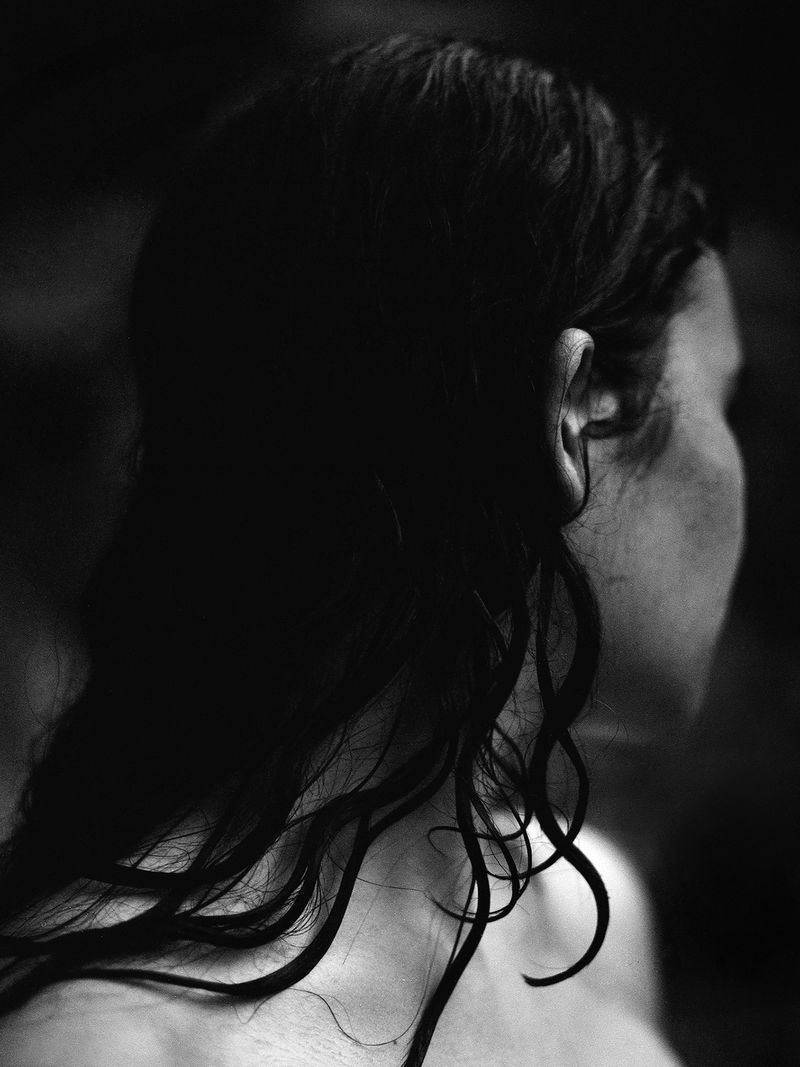 Photobook Review: Juno by Louise Honee