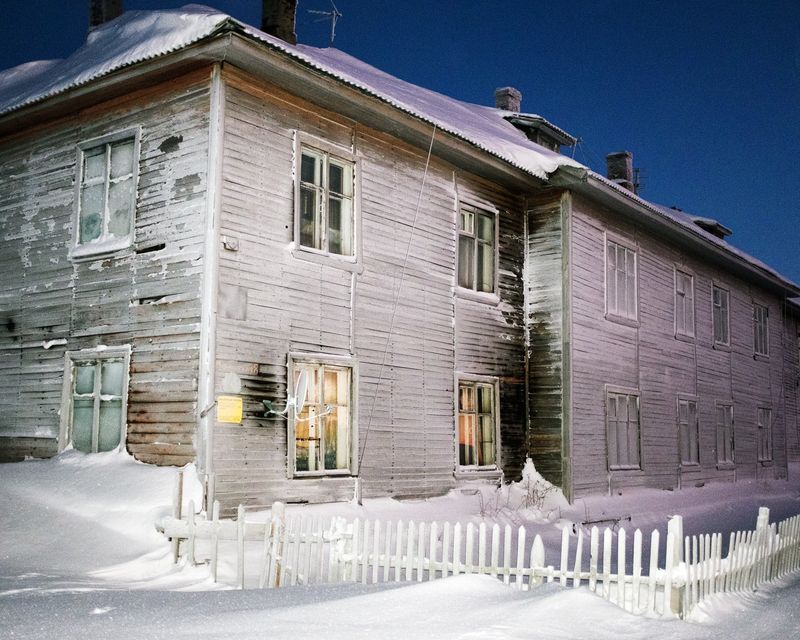 Photobook Review: Tell My Love Now by Sara Aue Sobol