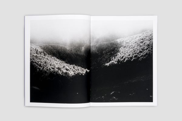 © Jon Cazenave, spread from the book Galerna