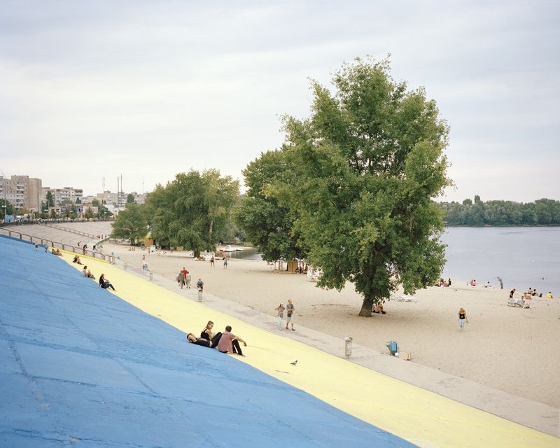 © Christian van der Kooy, from the book Anastasiia, She folds her memories like a parachute