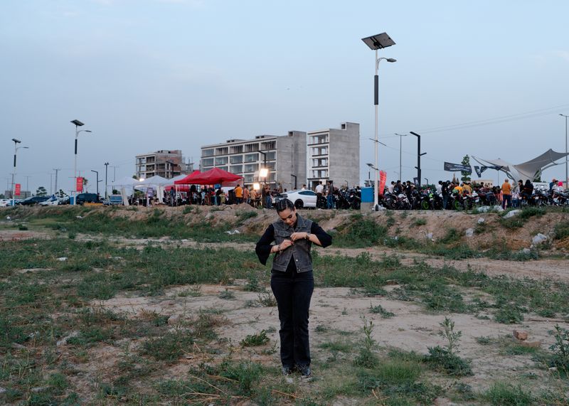 © Giovanni De Mojana - Image from the Khatoon photography project