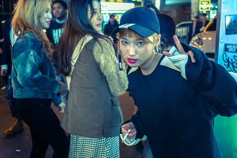 © JANUSZ DAGA - Image from the a night in seoul  photography project