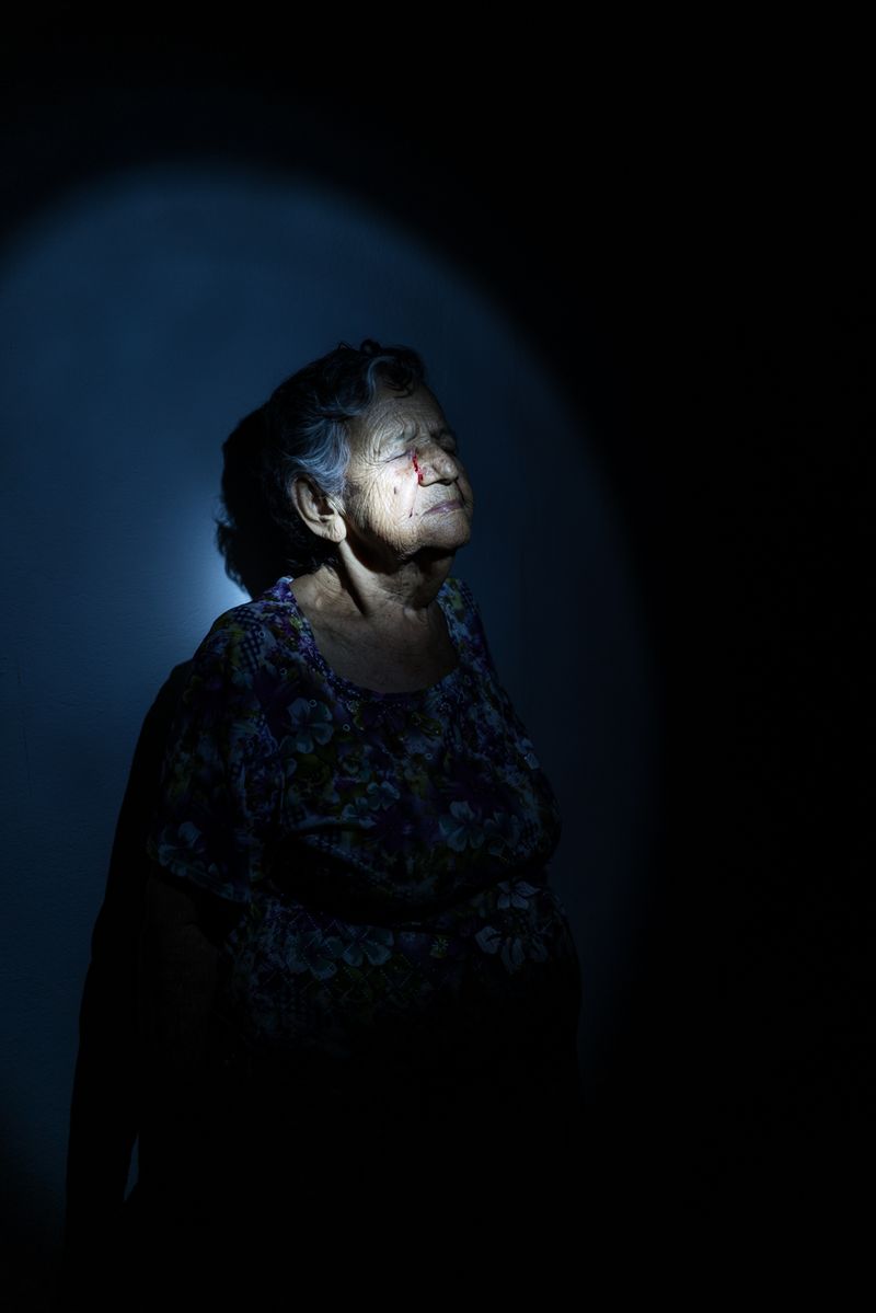 © ANDRES CARDONA CRUZ - Image from the WRECK FAMILY photography project