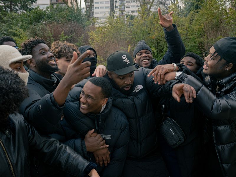 © William Keo - La Redoute housing project, a group of young people meet up with local rap artist enfantdepauvre.
