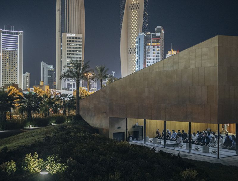 © Gabriele Cecconi - Image from the TiàWùK (Kuwait at reverse) photography project