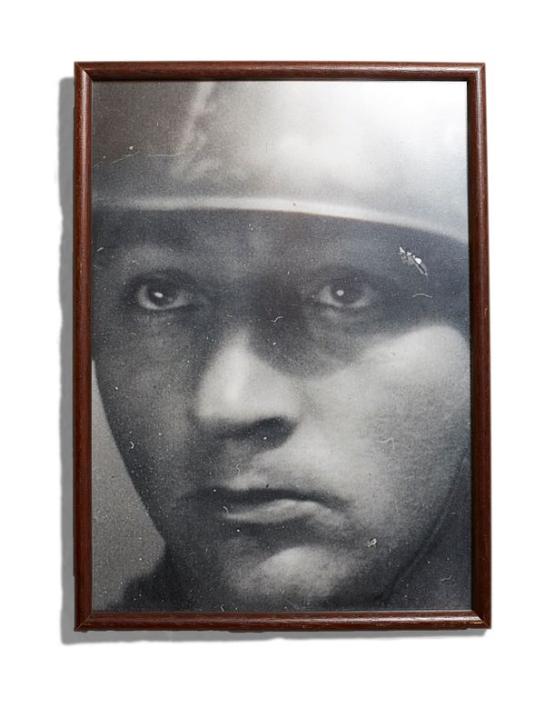 © Antine Karla Yzer - Image from the consumed by uncertainty photography project