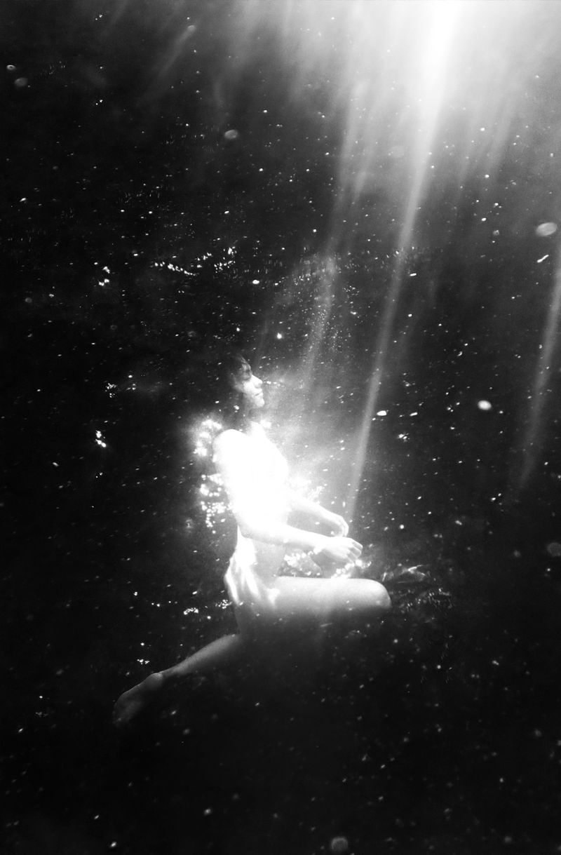 © Takako Noel - Image from the Cenote angels photography project