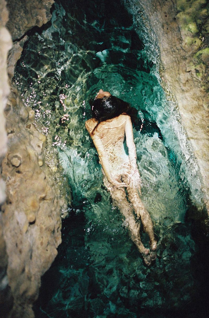 © Takako Noel - Image from the Cenote angels photography project