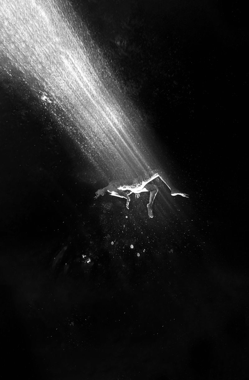 © Takako Noel - Image from the Cenote angels photography project