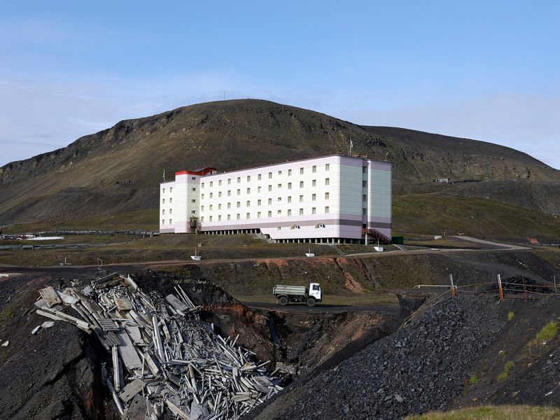 © Leo Delafontaine - Image from the ARKTIKUGOL photography project