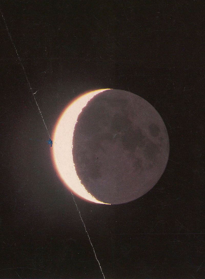 © Andrea Orejarena - Image from the I Love You Like the Moon photography project