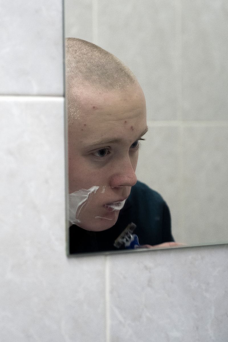 © Tatiana Bondareva - Boy shaves in his room