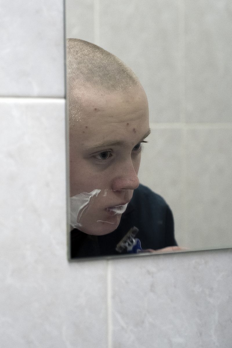 © Tatiana Bondareva - Boy shaves in his room