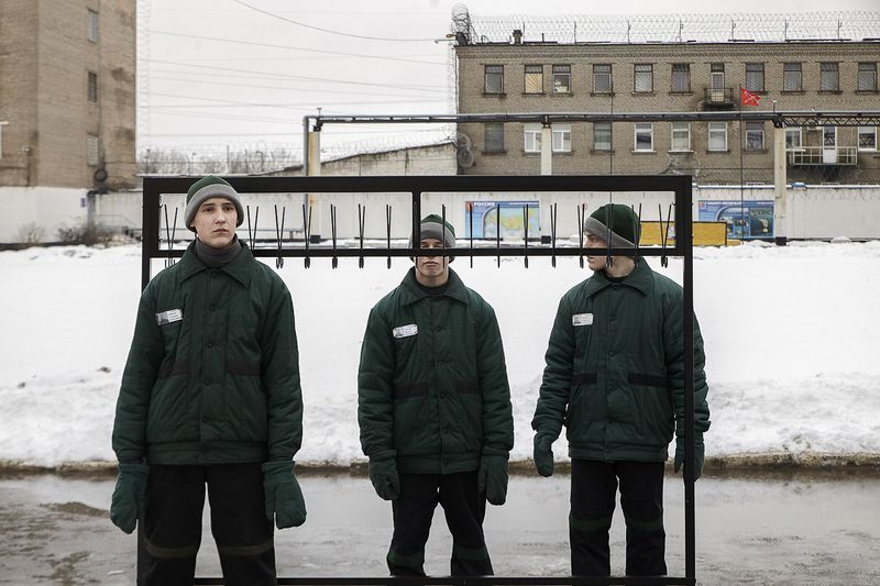 © Tatiana Bondareva - Before diving into cold water on Epiphany day. The boys are waiting when they are told to undress.