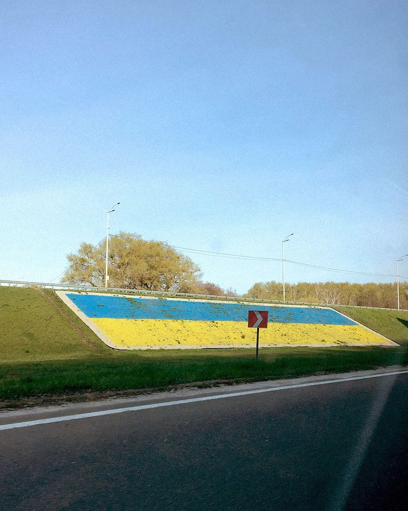 © Olga Permiakova - Image from the Capri blue / Traffic yellow photography project