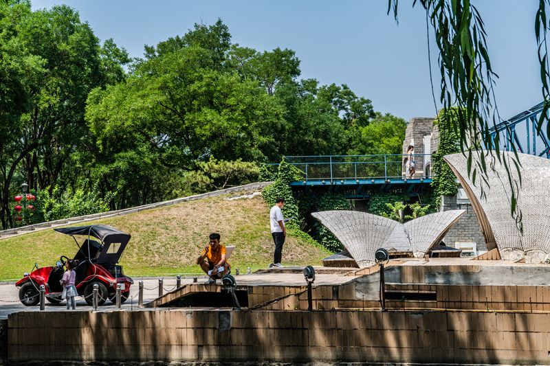 © Yiwei Lu - Image from the Back to the City photography project