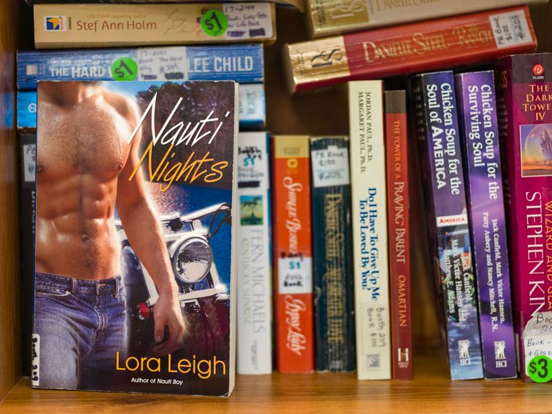 © Michael Young - Bookshelf