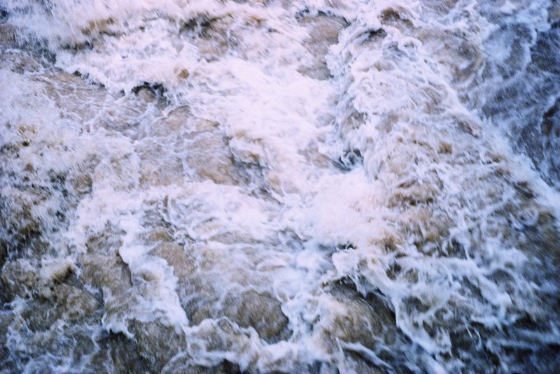 © Clara Chichin - Untitled, serie "Under the eyes that few minutes exhaust", 2009 - 2019