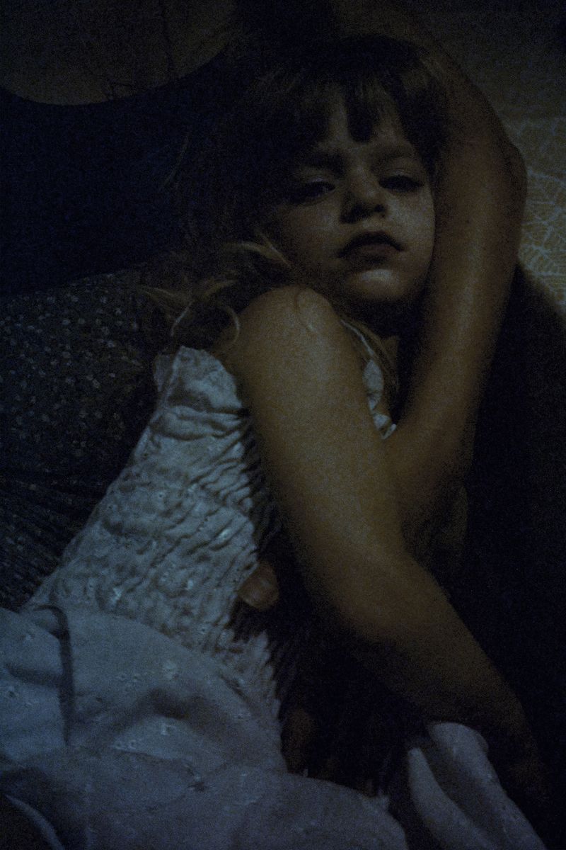 © Clara Chichin - Untitled, serie "Under the eyes that few minutes exhaust", 2009 - 2019