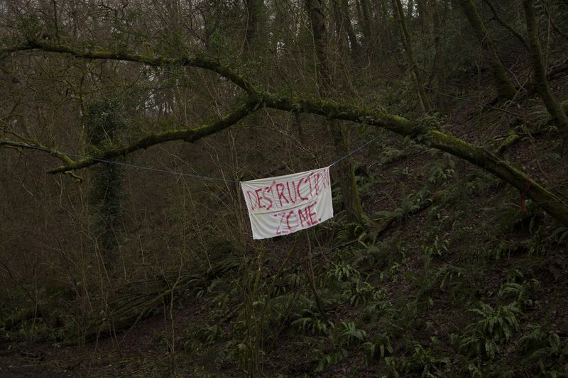 © Mark Griffiths - Image from the On Monday we build photography project