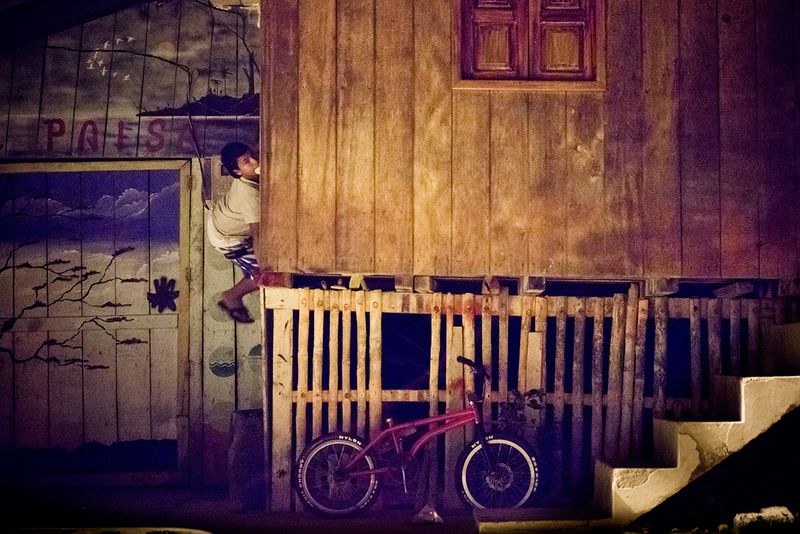 © Misha Vallejo - Image from the Al otro lado (on the other side) photography project