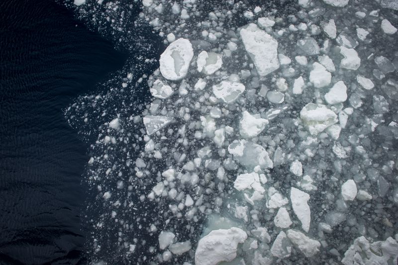 © Lorraine Turci - Image from the Open seas photography project