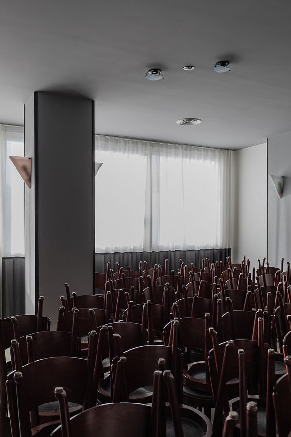 © elba collective - Image from the Frozen Rooms photography project