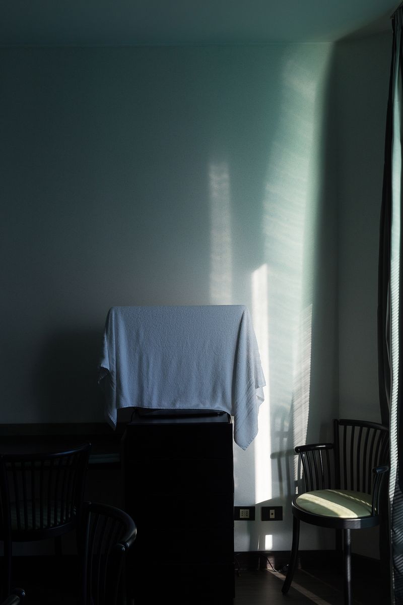 © elba collective - Image from the Frozen Rooms photography project