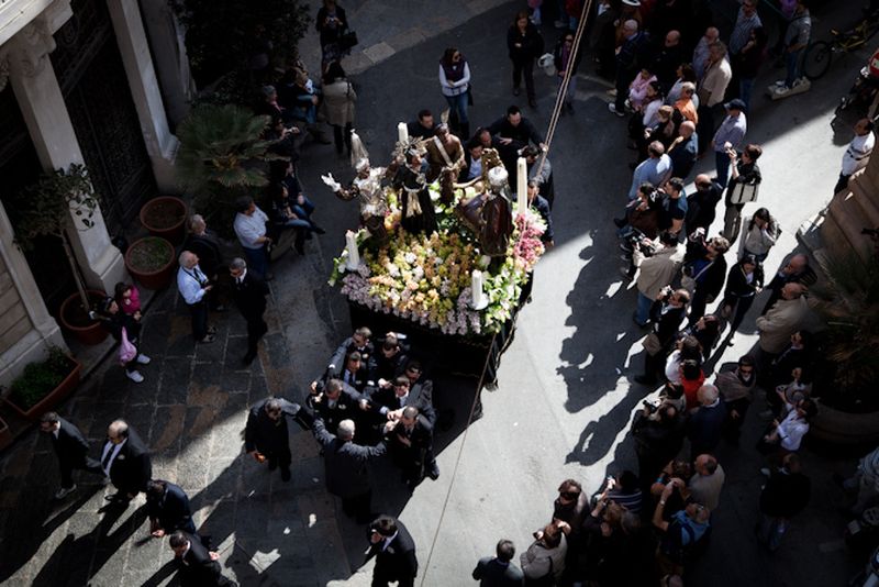 © Antonio Sansica - The procession runs trough the old town Centre.