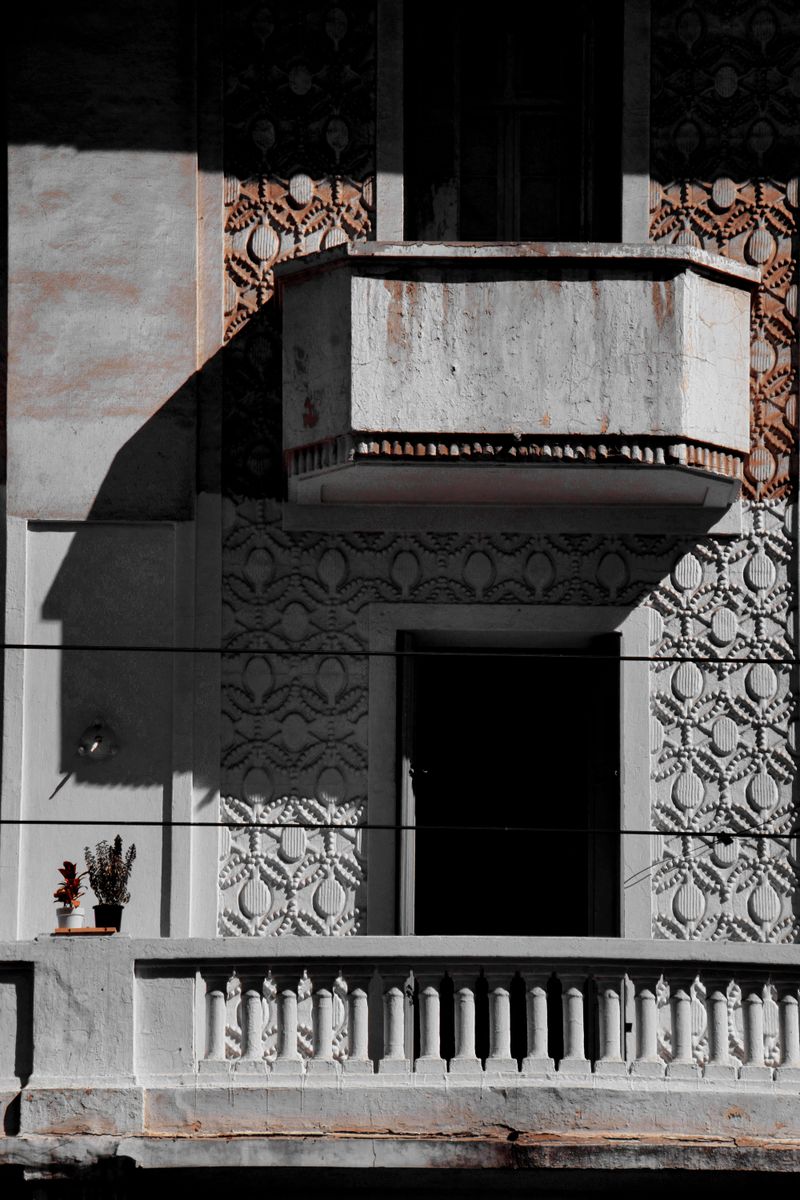 © HIND BOUKHARSA - Image from the SYMPHONY OF SHADOWS AND LIGHT photography project