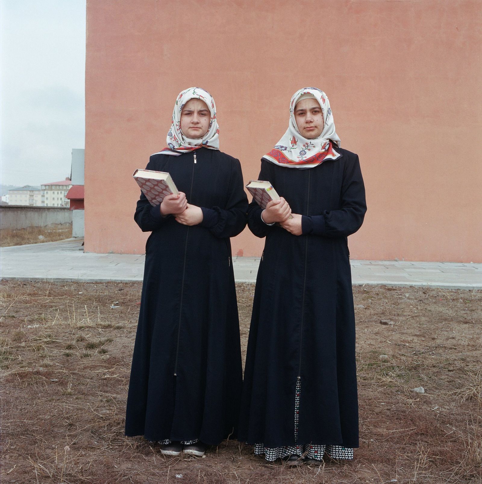 Sisters Gülnur (left) and Havvanur (right) graduate from a Qur’an school in Kars, Turkey © Sabiha Çimen