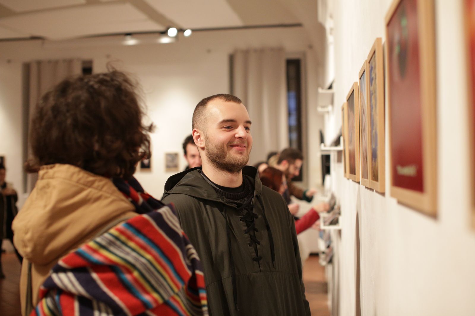 400 People For Familiar Stranger's Vernissage