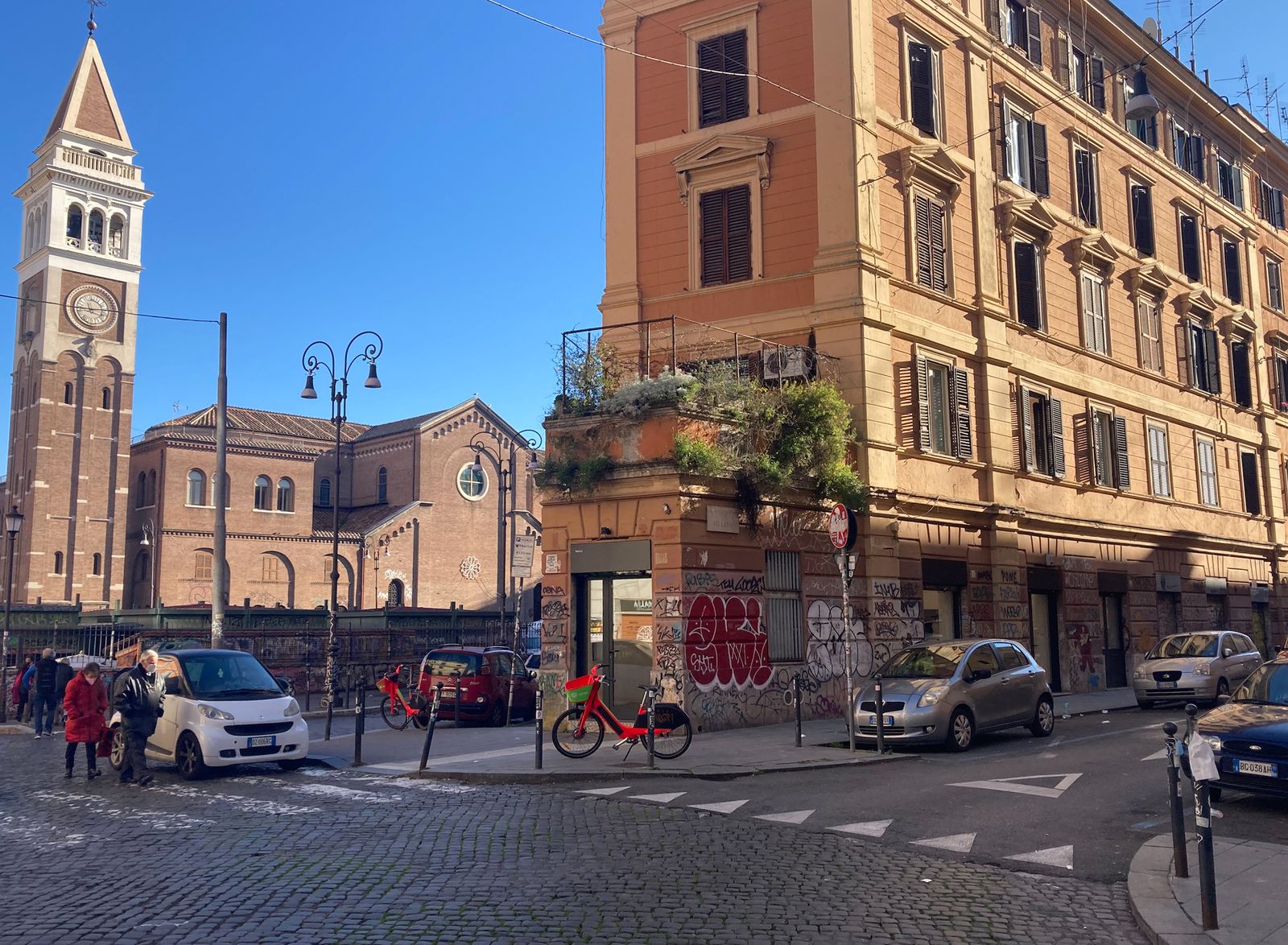 View of the gallery entrance in the neighbourhood of San Lorenzo in Rome © Matèria