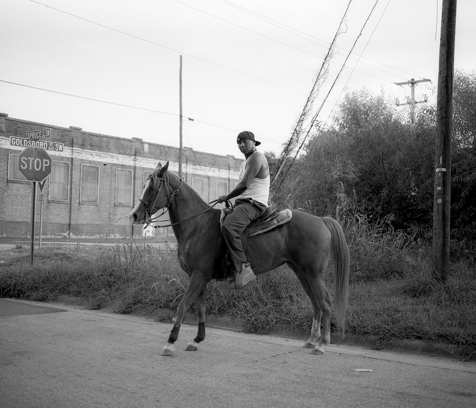 Mateo Ruiz Gonzalez Creates Photographs Inspired by the Long History of African American Families From North Carolina