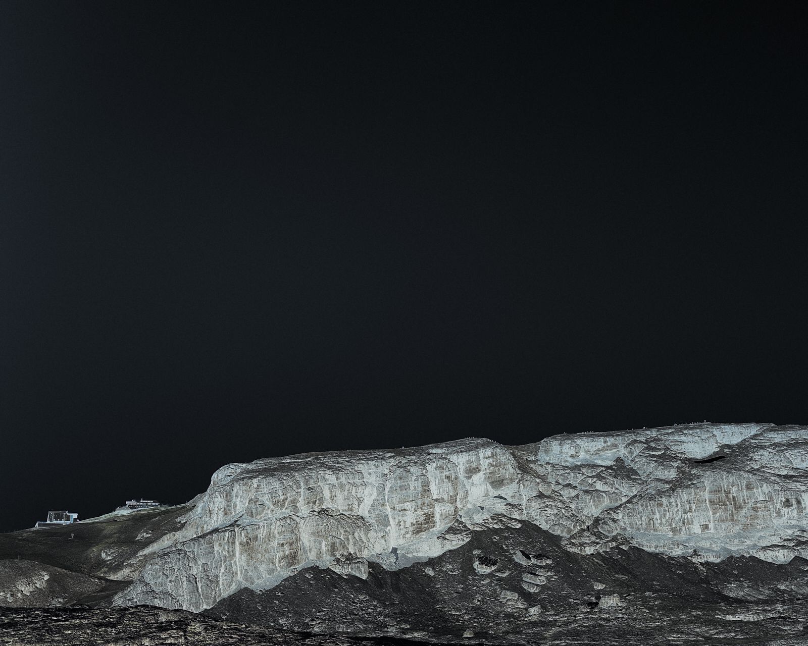 © Giorgia Dal Molin - negative image of the entire Lagazuoi’s ridge