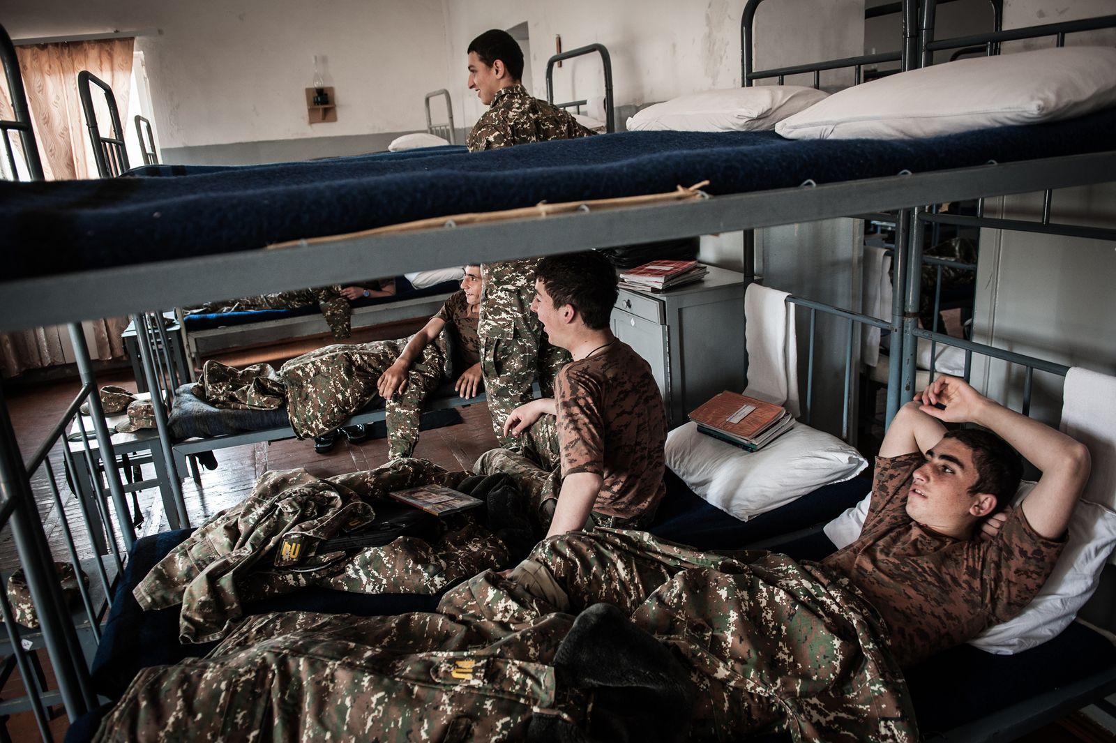 © Mattia Vacca - Young cadets rest in the dorms of the military high-school in Stepanakert.
