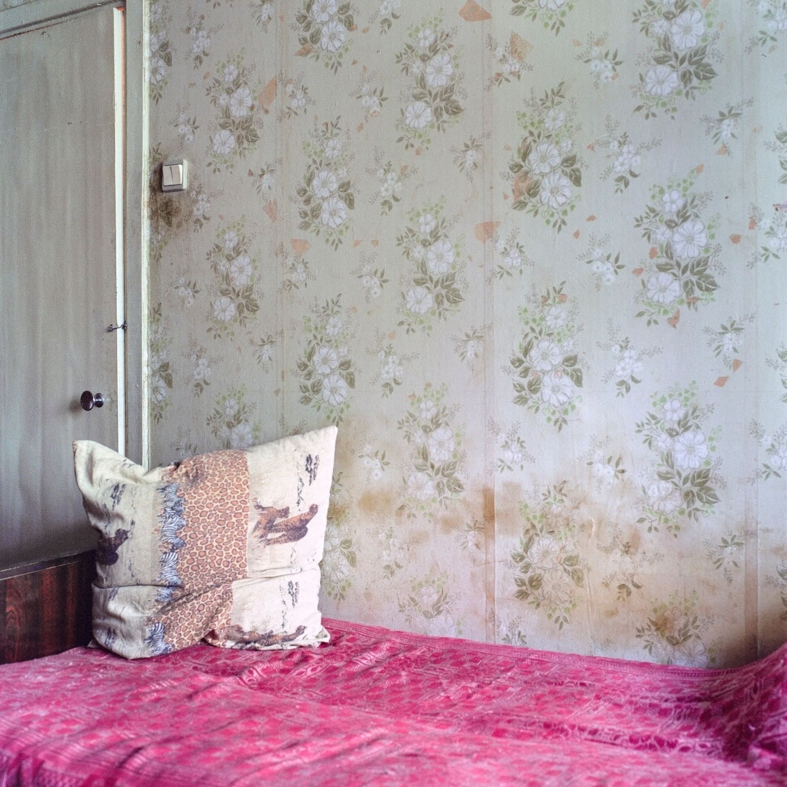 © Eugenia Maximova - Image from the Of Time and Memory photography project