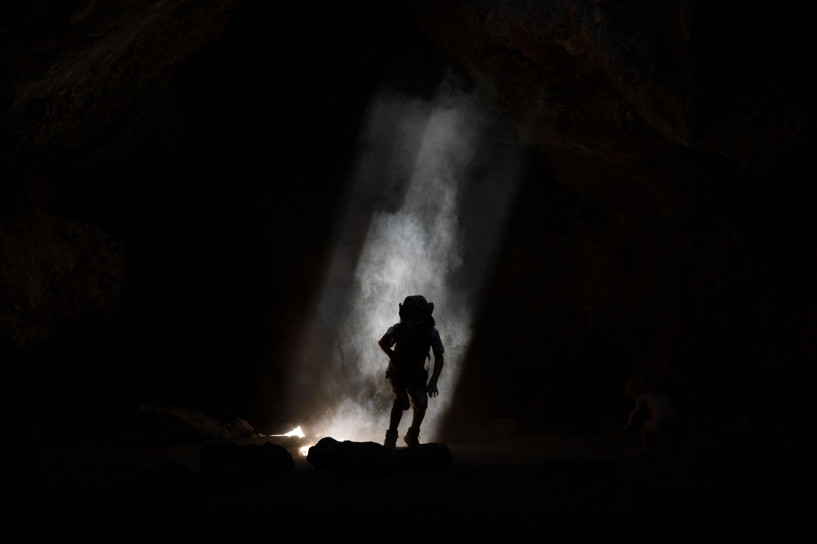 © Sofia Aldinio - Alfonso Boyd, exploring the lava tubes in the Mojave Desert Preserve.