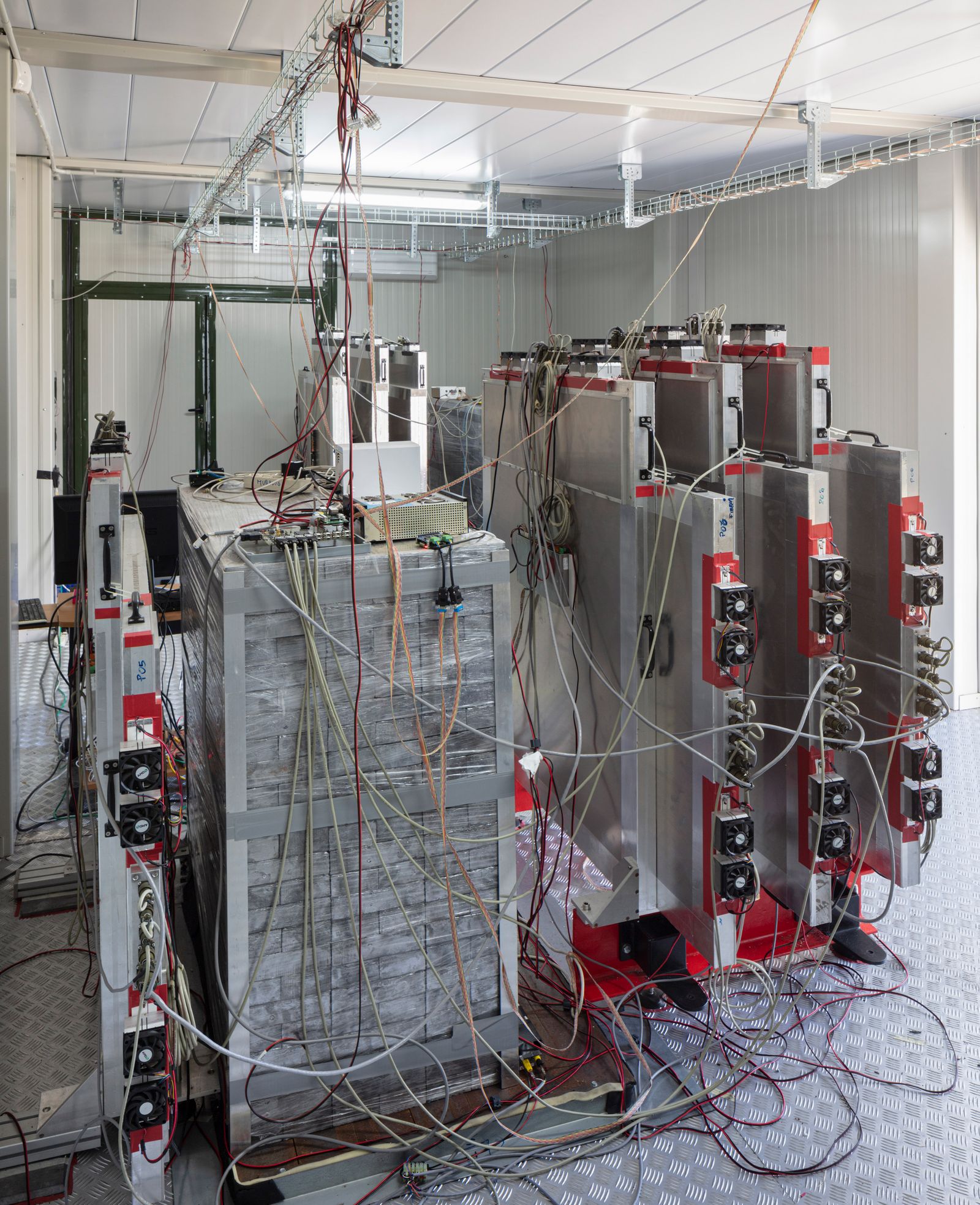 © De Cleene De Cleene - Muon detector, western flank