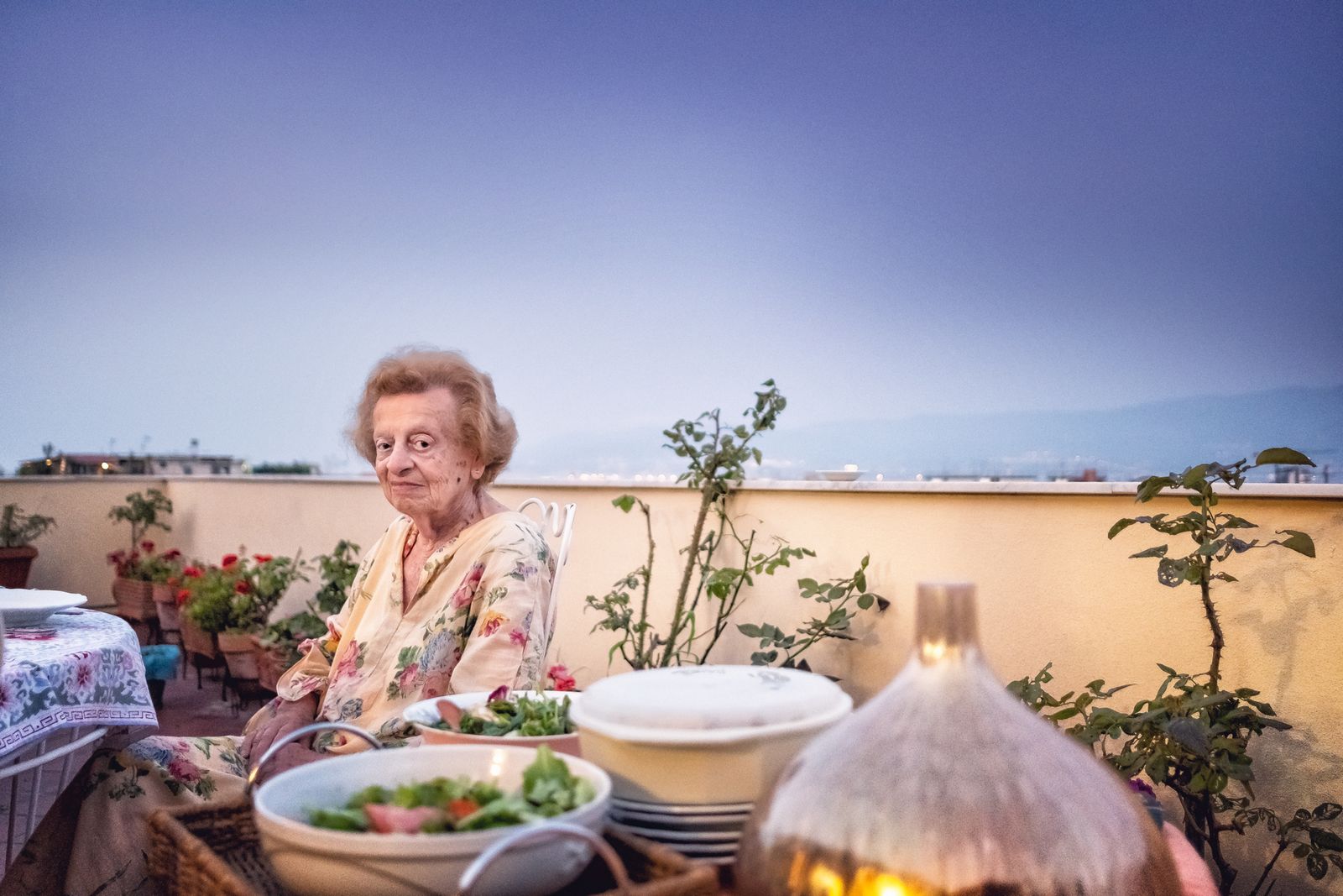 © Simona Bonanno - Aunt Sara loves to have dinner in her roof in June.
