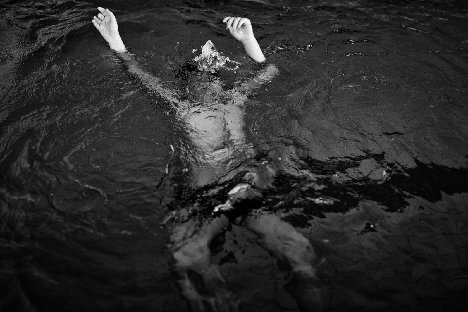 © BARBARA ZANON - february 2020: Michele in a pool