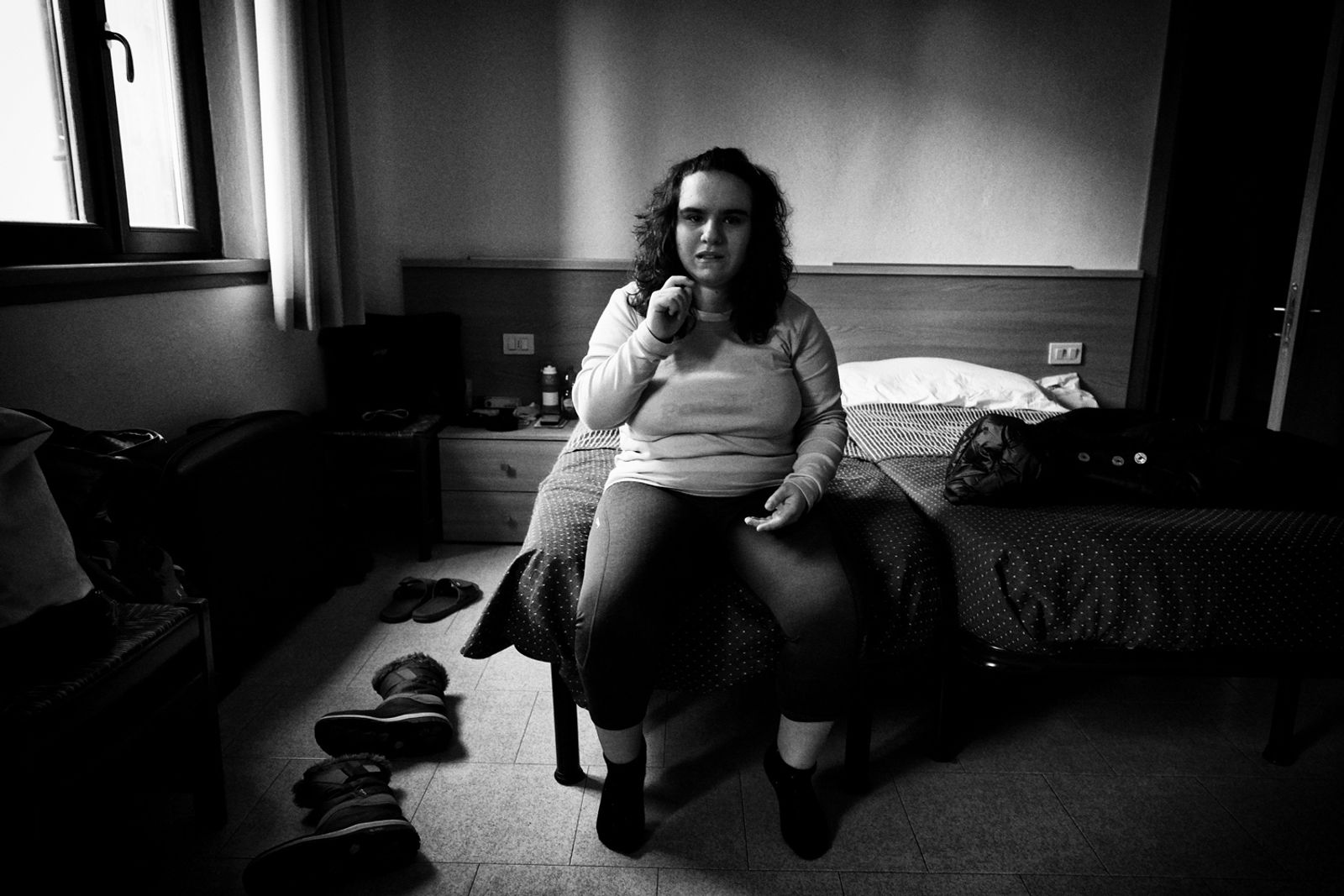 © BARBARA ZANON - Luisa in a hotel during winter holidays with family